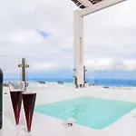 Deluxe Santorini Sunset Santorini 1 Bedroom Outdoor Jacuzzi