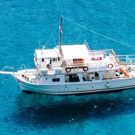 Deluxe Santorini Sunset Santorini 1 Bedroom Outdoor Jacuzzi Fira (Santorini)