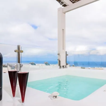 Deluxe Santorini Sunset Santorini 1 Bedroom Outdoor Jacuzzi