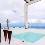 فيلة Deluxe Santorini Sunset Santorini 1 Bedroom Outdoor Jacuzzi