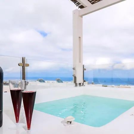 וילה Deluxe Santorini Sunset Santorini 1 Bedroom Outdoor Jacuzzi