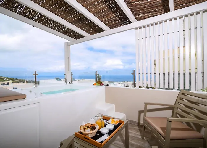 Deluxe Santorini Sunset Santorini 1 Bedroom Outdoor Jacuzzi * Fira (Santorini)